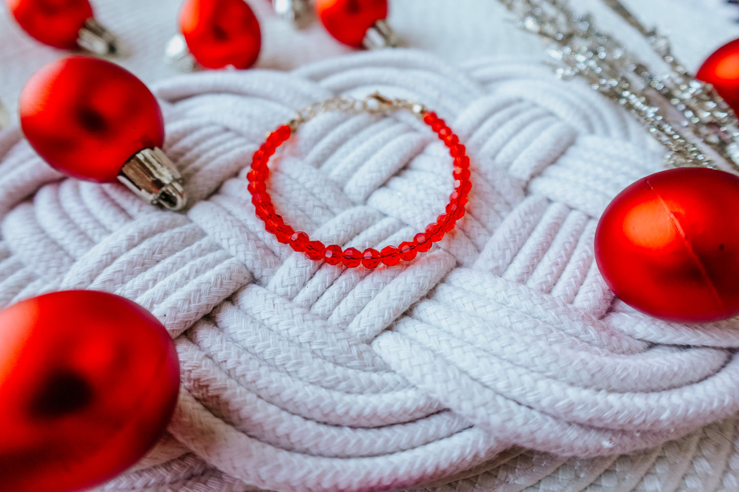 Santa's Hat Bracelet ๐
