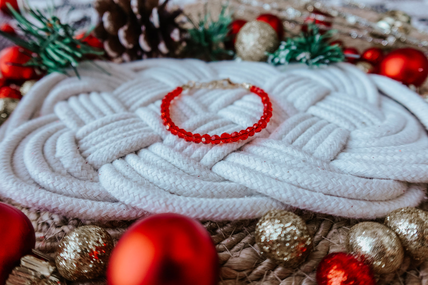 Santa's Hat Bracelet ๐